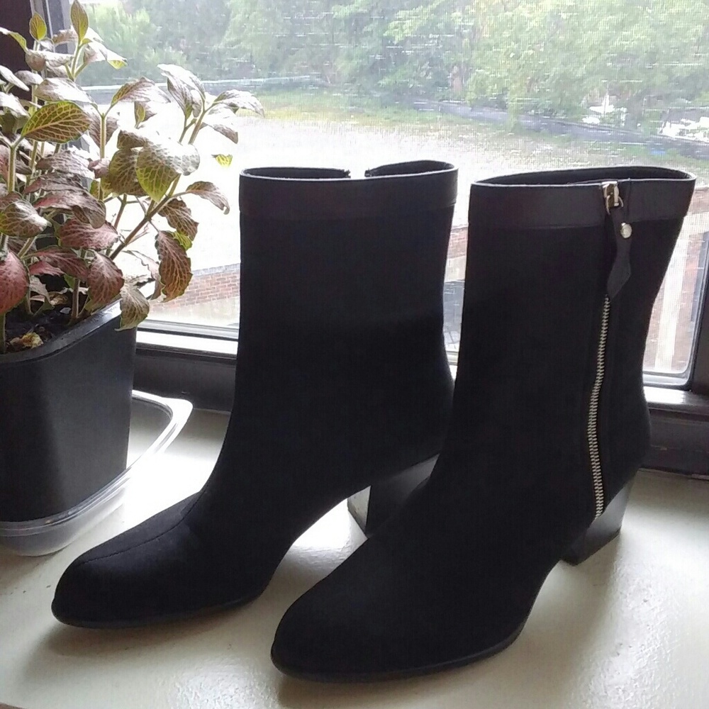 Stuart Weitzman 9.5 M